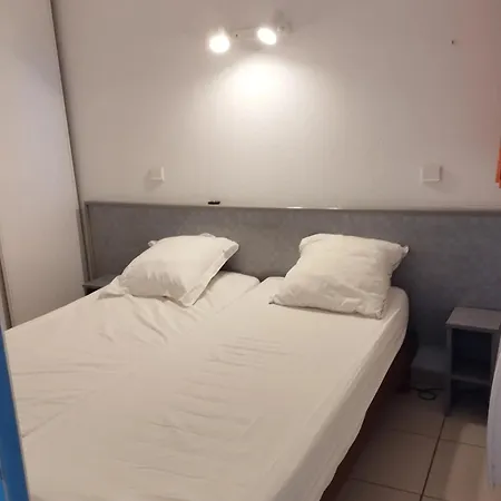 דירה Spacieux A Avec Piscine Partagee 68 M² אגדה