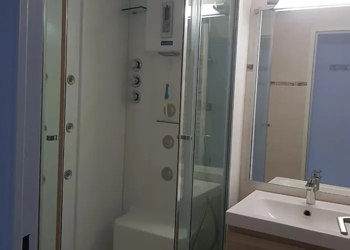Spacieux A Avec Piscine Partagee 68 M² Appartement Agde