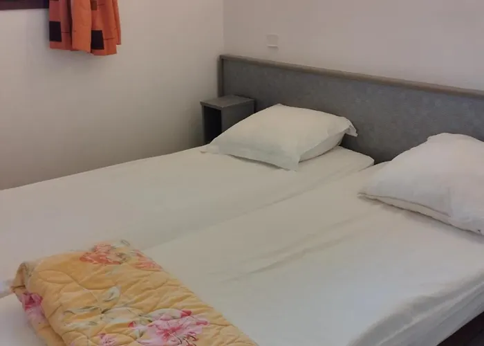 Spacieux A Avec Piscine Partagee 68 M² Appartement